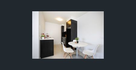 Low maintenance lifestyle - Photo 5