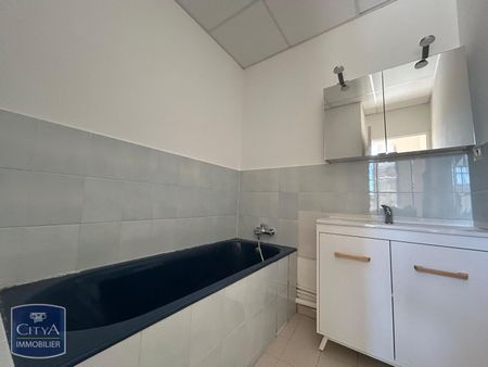 Location Appartement 2 pièces 41m² CAUSSADE 82300 - Photo 3