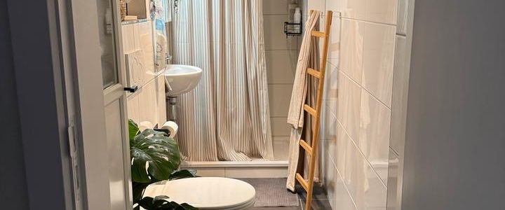 Befristete Untermiete vollmöblierte Wohnung zum 01.02.2026 - Photo 1