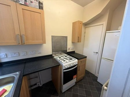 2 Bed Terraced House, West View, LS11 - Photo 5