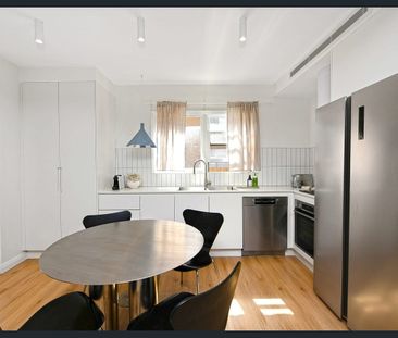 Fully Renovated Townhouse In A Prime Locale - Photo 3