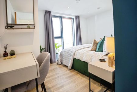 3 bedroom flat to rent - Photo 5