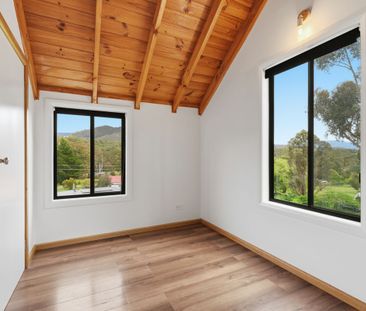 Charming 2-Bedroom Tiny Home - Photo 4