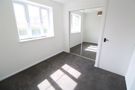 Victoria Chase, Colchester - Photo 2