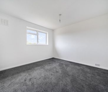 2 bedroom semi-detached house to rent - Photo 4