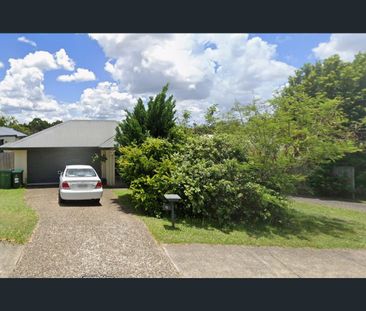 Spacious Family home close to schools - Photo 3