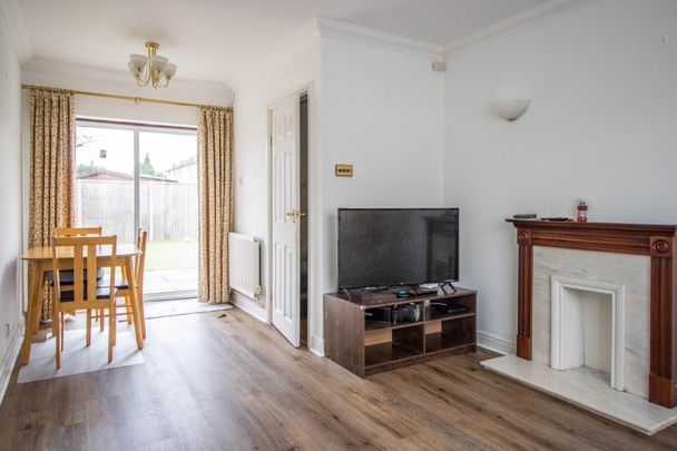 Macaulay Square, Great Shelford - Photo 1