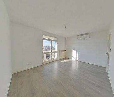 Location Appartement 4 pièces 71m² VALENCE 26000 - Photo 2