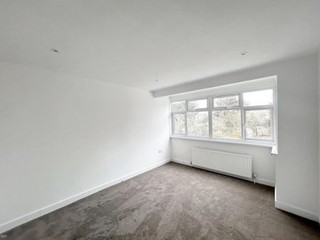 4 bedroom semi-detached house to rent - Photo 5