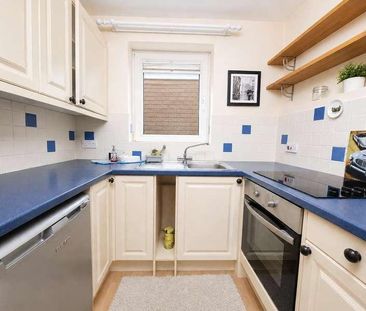 Homeworth, Mount Hermon Road, Woking, Surrey, GU22 - Photo 5