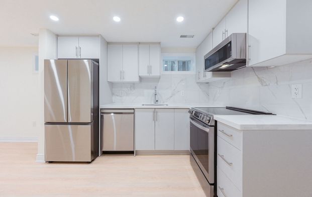 For Lease - 3980 Midhurst Lane, Mississauga, Ontario - Photo 1