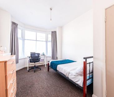 5 bedroom terraced house to rent - Photo 4