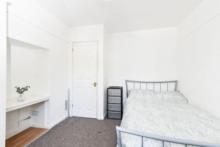 4 bedroom terraced house to rent - Photo 5