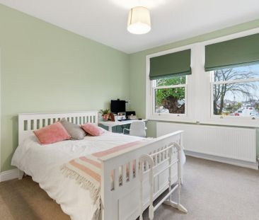 4 bedroom semi-detached house to rent - Photo 5