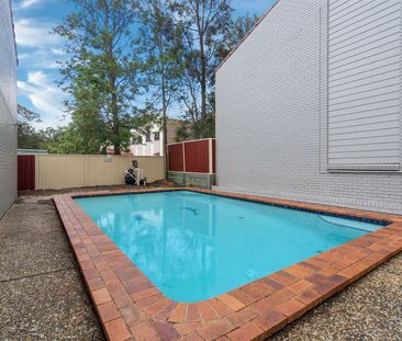 Cosy Townhouse with Complex Pool - Photo 2