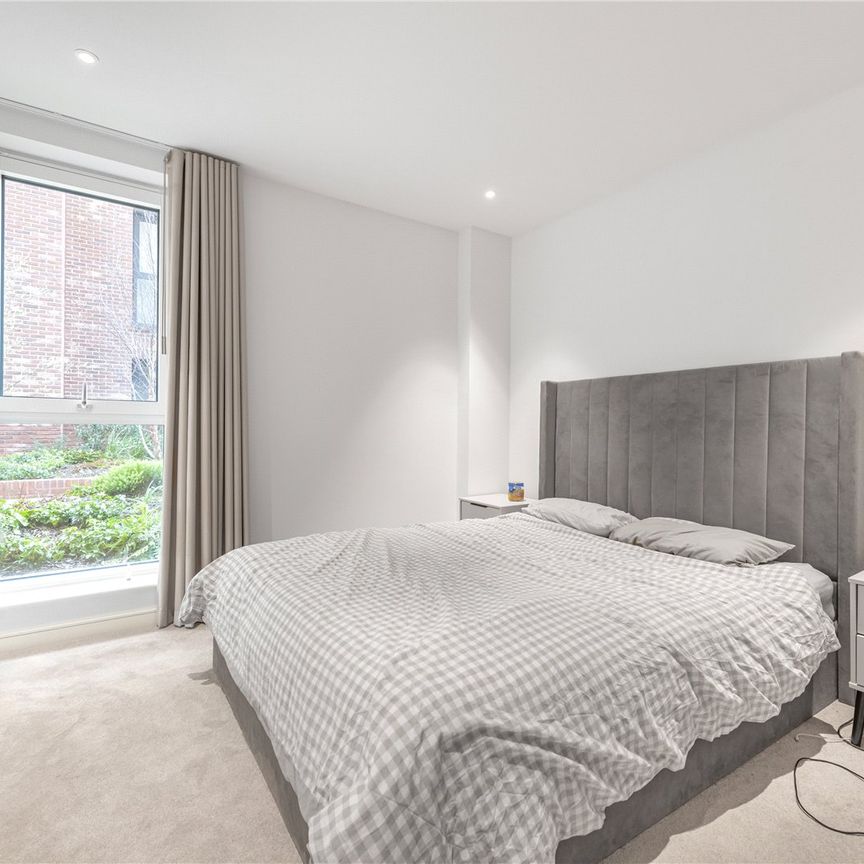 Cedrus Avenue, Southall, UB1 1GA - Photo 1