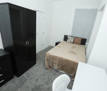 5 bedroom terraced house to rent - Photo 2