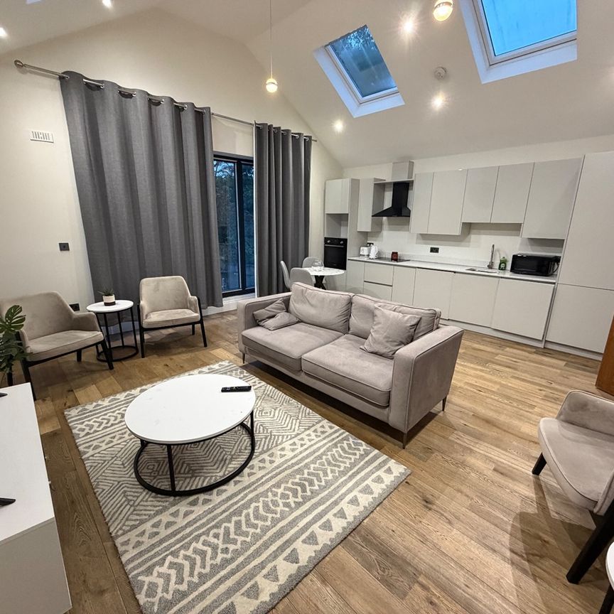 2 Bed Flat, Gordon Road, W5 - Photo 1