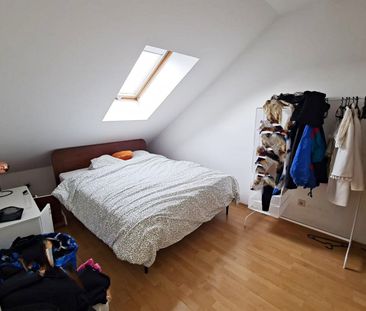 NASCHMARKT-NÄHE, FERNBLICK, 55 m2 Dachgeschoss mit Terrasse, Wohnkü... - Photo 2