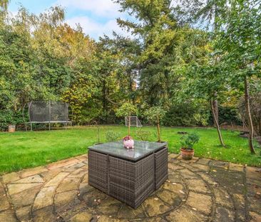 Greatford Drive, Guildford - 5 bedrooms Property for lettings - Sey... - Photo 4