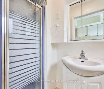 Detached Home For Lease | W9248483 - Photo 5