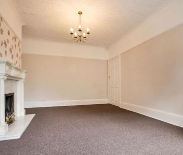 4 bedroom semi-detached house to rent - Photo 3