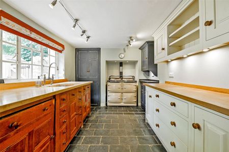 4 bedroom detached house to rent - Photo 5