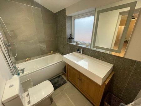 Chesterfield Road, Baffins - Photo 4