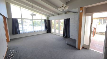 Well presented 3 bedroom family home - Photo 4