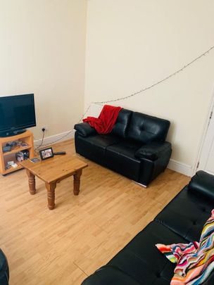 7 bedroom terraced house to rent - Photo 1