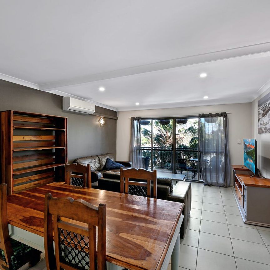 Fully Furnished Unit Right in the Heart of Gladstone - Photo 1