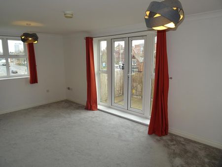 Available 2 Bed Apartment - Photo 2