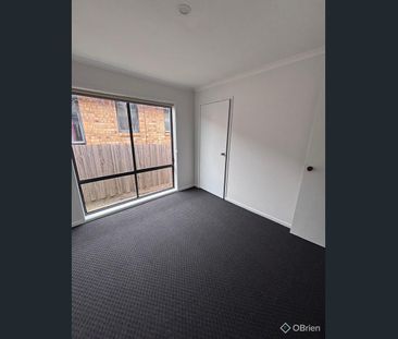 3 bedroom home in a great location - Photo 2