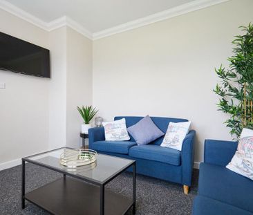 5 bedroom semi-detached house to rent - Photo 2