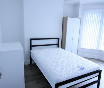 4 bedroom private hall to rent - Photo 5