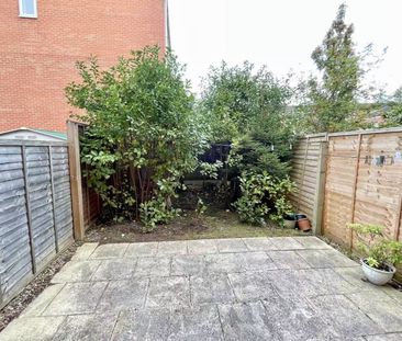 Room in a Shared House, Hatchley Street, M13 - Photo 5