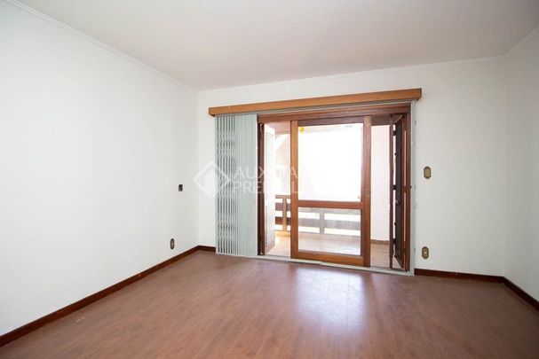 Casa com 5 quartos e 749m² para alugar em Ipanema, Porto Alegre. - Photo 1