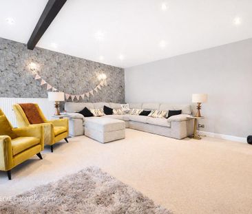 4 bedroom detached house to rent - Photo 3