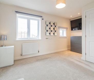 2 bedroom semi-detached house to rent - Photo 3