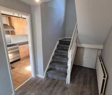 3 bedroom detached house to rent - Photo 2