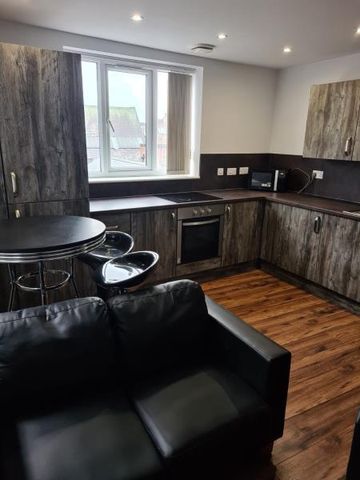 3 bedroom flat to rent - Photo 4