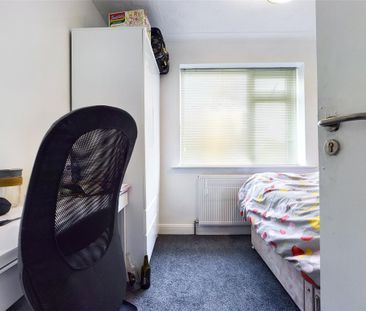 4 bedroom terraced house to rent - Photo 6