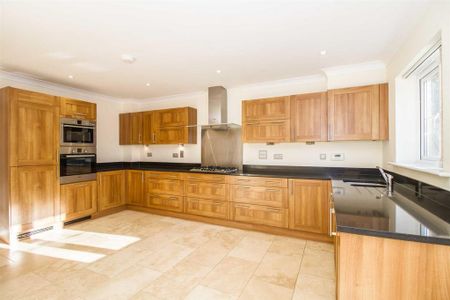 4 bedroom townhouse to rent - Photo 5