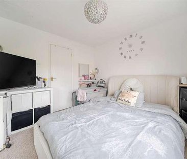 Redhouse Park Gardens, Gosport, PO12 - Photo 5