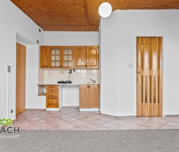 Pronájem bytu 1+kk 20 m² - Fotografie 1