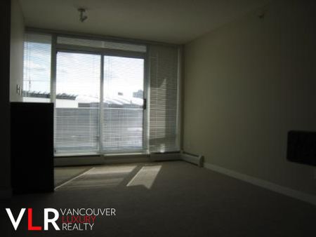 Condo in Downtown Vancouver, British Columbia - Photo 4