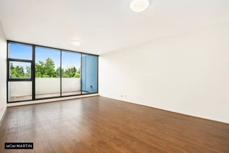 MGM MARTIN - TWO BEDROOM APARTMENT - Photo 2