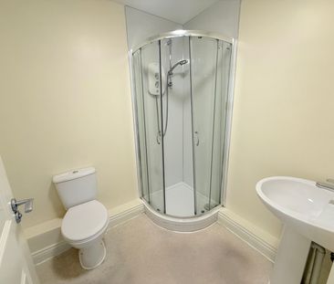 Sherborne Road, Yeovil, Somerset - Photo 3