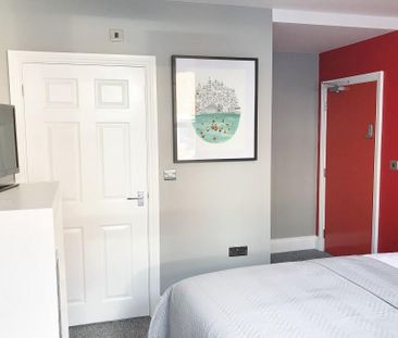 1 bedroom in a house share to rent - Photo 2