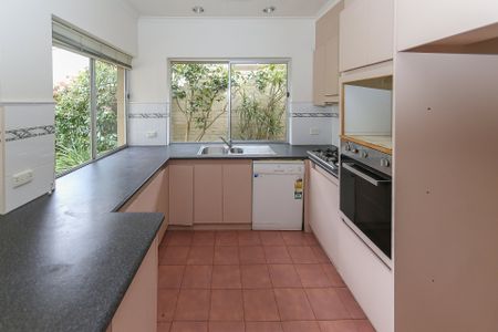 Spacious Family in Premier Street - Photo 2